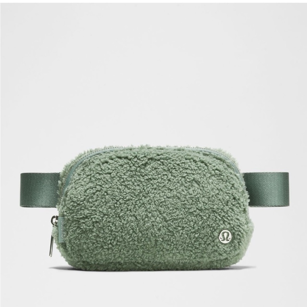 Lululemon Everywhere Belt Bag Fleece Grey Eucalyptus